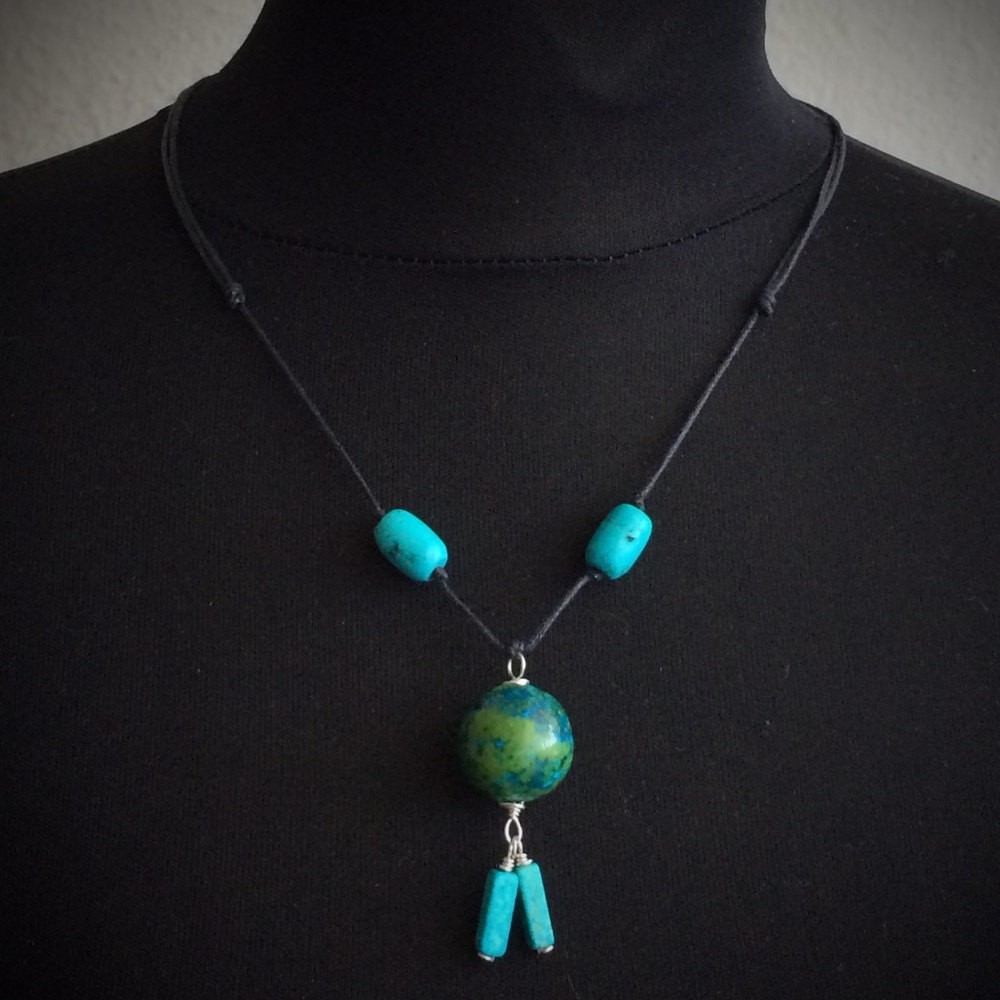 Round Chrysocolla pendant Adjustable necklace-Wise